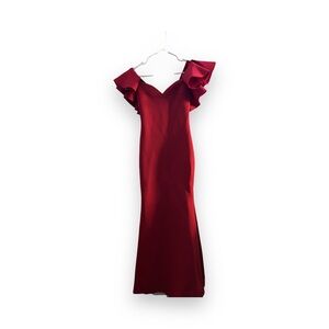 Off the shoulder, mermaid dress | Size: small